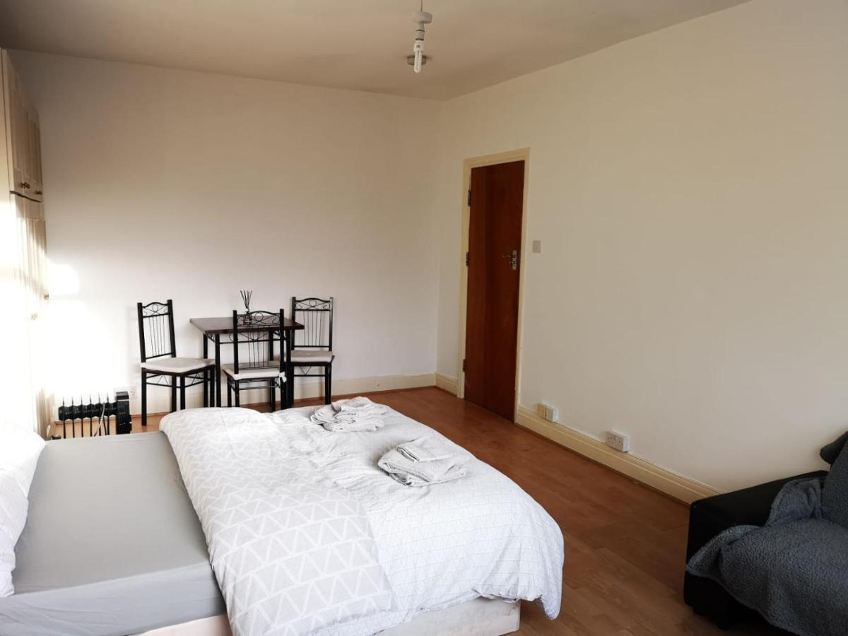 لندن Large Spacious Property In Zone 2 المظهر الخارجي الصورة