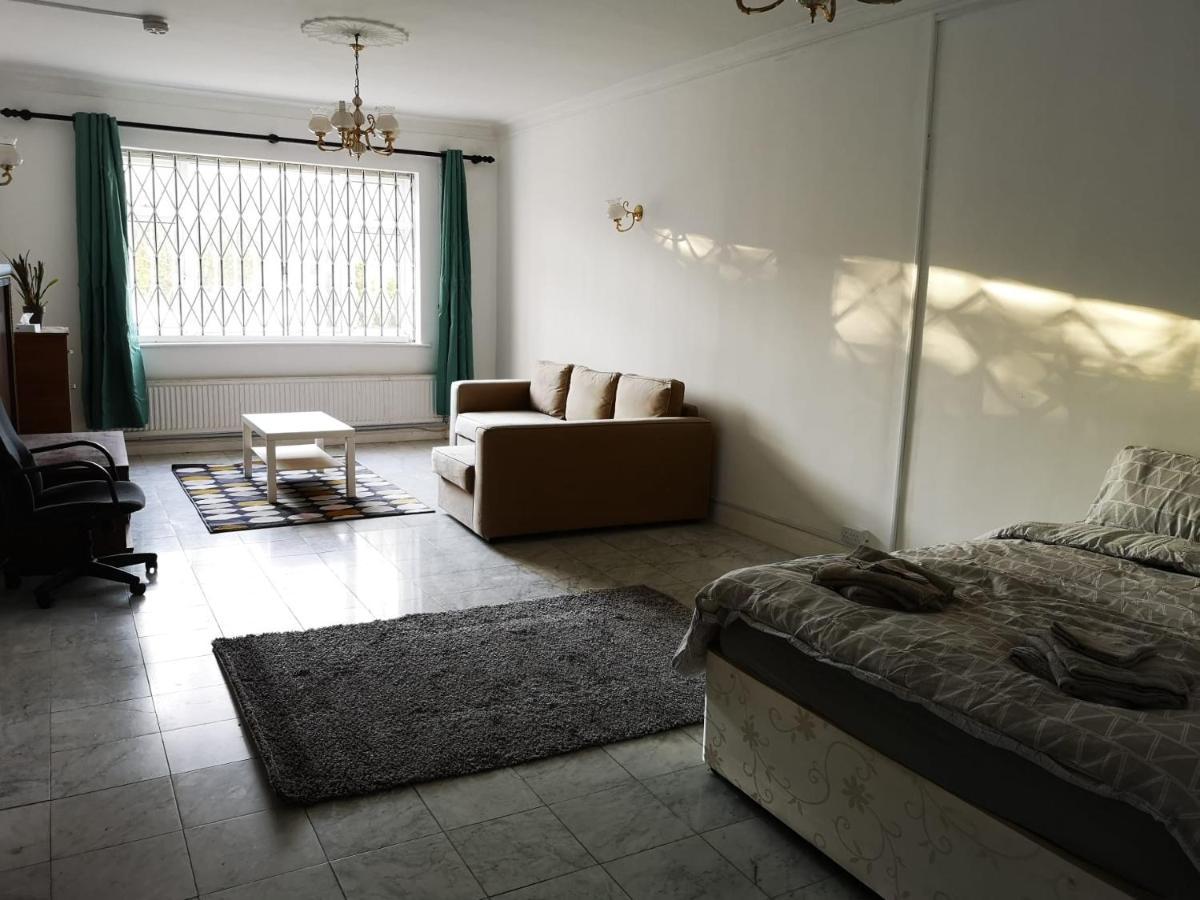 لندن Large Spacious Property In Zone 2 المظهر الخارجي الصورة